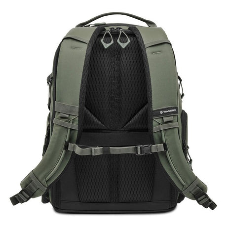 Rucsac foto Wasatch Green WANDRD, spate cu panou respirabil și hamuri reglabile.