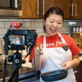 Canon EOS R50 cu Obiectiv RF-S 18-45mm Kit creator continut